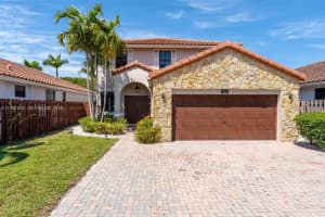 9761 Nw 9th St Miami, FL 33172 - MLS#A11991882