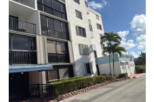 5033 7th St , Miami, FL 33126 - MLS#A11991888