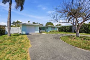 2725 Se 2nd Ct Pompano Beach, FL 33062 - MLS#A11991922