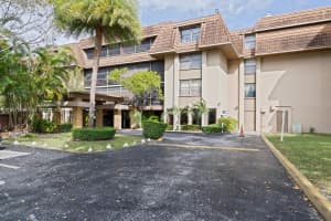 665 Ne 195th St 222, Miami