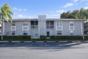 422 210th Circle Ter , Miami, FL 33179 - MLS#A11992025