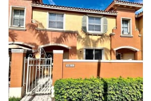 4911 Spinnaker Dr , Dania Beach, FL 33312 - MLS#A11992041