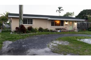 7960 Nw 14th St, Pembroke Pines