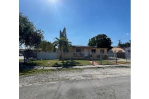 3700 W 6th Ln, Hialeah