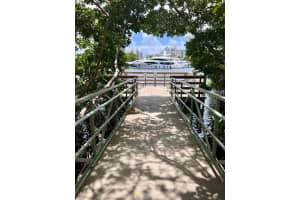 19555 Country Club Dr , Aventura, FL 33180 - MLS#A11992091