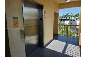 8100 Geneva Ct , Doral, FL 33166 - MLS#A11992102