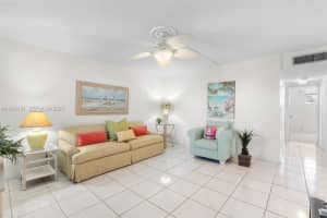 2400 Ne 10th St 210 Pompano Beach, FL 33062 - MLS#A11992131