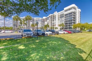 800 Parkview Dr 311, Hallandale Beach