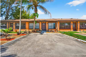 10351 Juniper Ct, Pembroke Pines, FL 33026, - MLS#A11992146