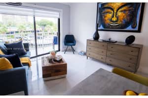 1650 Ne 115th St 302, Miami