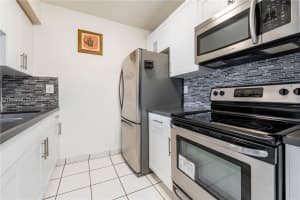 250 NW 107th Ave APT 205, Miami, FL 33172, - MLS#A11992233