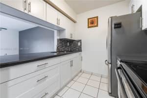 250 NW 107th Ave APT 205, Miami, FL 33172, - MLS#A11992233
