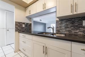 250 NW 107th Ave APT 205, Miami, FL 33172, - MLS#A11992233