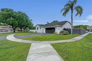 5790 Sw 88th Ave, Cooper City