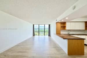 1000 Parkview Dr 723 Hallandale Beach, FL 33009 - MLS#A11992306