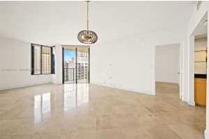 520 Brickell Key Dr , Miami, FL 33131 - MLS#A11992310
