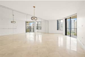 520 Brickell Key Dr , Miami, FL 33131 - MLS#A11992310