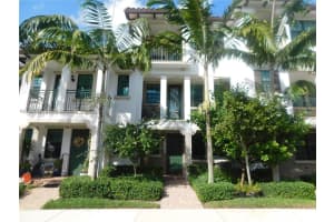 11317 Sw 15th St 11317, Pembroke Pines