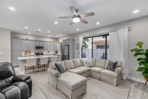 20921 Nw 1st Ct Pembroke Pines, FL 33029 - MLS#A11992345