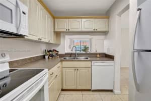 561 100th Pl , Pembroke Pines, FL 33024 - MLS#A11992362