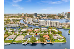 413 Tamarind Dr Hallandale Beach, FL 33009 - MLS#A11992384