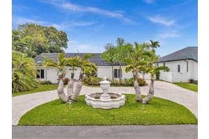 413 Tamarind Dr Hallandale Beach, FL 33009 - MLS#A11992384