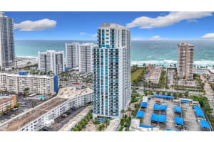 1945 Ocean Dr , Hallandale Beach, FL 33009 - MLS#A11992388