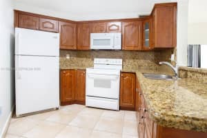 9441 Fontainebleau Blvd , Miami, FL 33172 - MLS#A11992435