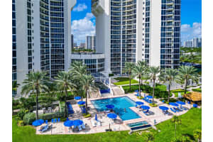 19333 Collins Ave , Sunny Isles Beach, FL 33160 - MLS#A11992472