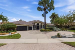 2488 Provence Cir, Weston