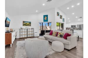 371 101st Ter , Pembroke Pines, FL 33026 - MLS#A11992537