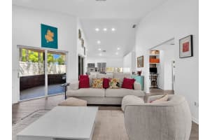 371 101st Ter , Pembroke Pines, FL 33026 - MLS#A11992537