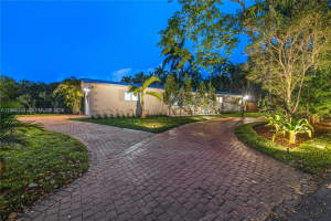 615 NE 115th St, Biscayne Park, FL 33161, - MLS#A11992544