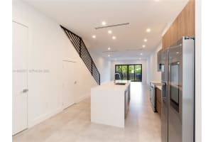 1118 Ne 10th Ave Fort Lauderdale, FL 33304 - MLS#A11992551