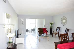 9020 Sunrise Lakes Blvd 304 Sunrise, FL 33322 - MLS#A11992567