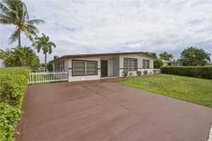 3825 33rd St , West Park, FL 33023 - MLS#A11992569