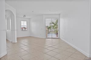 10012 7th St , Miami, FL 33172 - MLS#A11992588