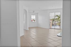 10012 7th St , Miami, FL 33172 - MLS#A11992588