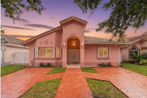 8790 Nw 142nd St, Miami Lakes