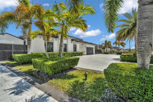 21301 132nd Ct , Miami, FL 33177 - MLS#A11992683