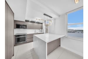 301 174th St 2004, Sunny Isles Beach