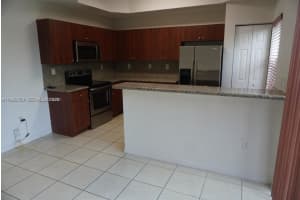 1083 160 ave , Pembroke Pines, FL 33027 - MLS#A11992755