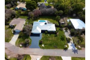 2497 Nw South Manor Ave, Stuart