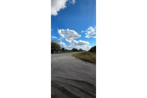 19205 Nw 276 St Okeechobee, FL 34972 - MLS#A11992801