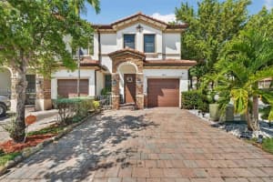 9807 Nw 88th Ter Doral, FL 33178 - MLS#A11992812