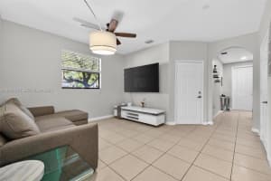 9807 Nw 88th Ter Doral, FL 33178 - MLS#A11992812