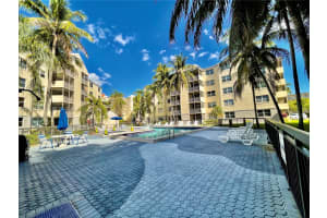 B, 8255 Lake Dr APT 102, Doral, FL 33166, - MLS#A11992815