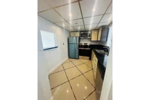 9351 Fontainebleau Blvd , Miami, FL 33172 - MLS#A11992836