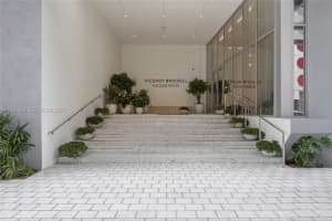 77 SE 5th Street , Miami, FL 33131 - MLS#A11992850