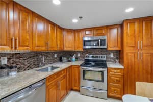 210 174th St , Sunny Isles Beach, FL 33160 - MLS#A11992892